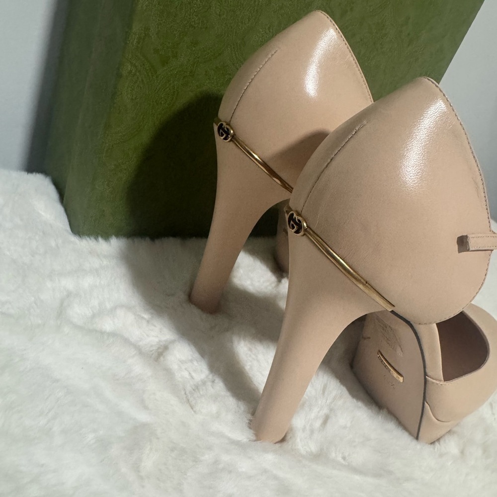 Gucci Women's Pink Platform Heels - Picture 2 of 6